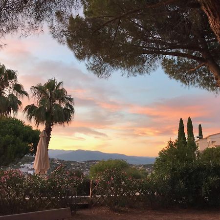Haus Mit Garten Ueber Der Bucht Von Cannes Vallauris Exterior foto