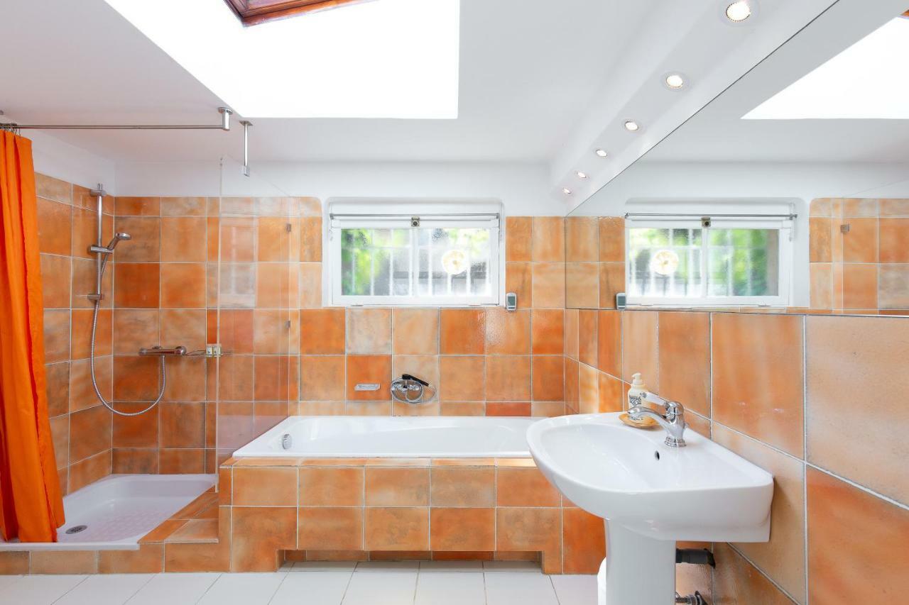Haus Mit Garten Ueber Der Bucht Von Cannes Vallauris Exterior foto